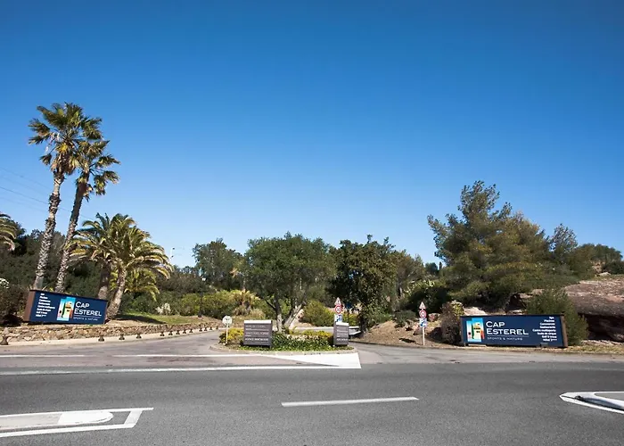 Coté Jardin, De Cap Esterel *